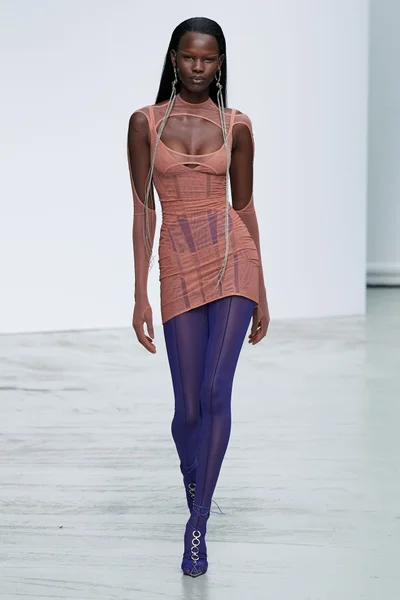 Look 24